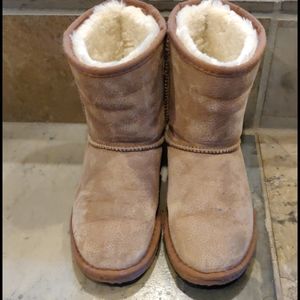 Lamo Youth Boots Sz 4